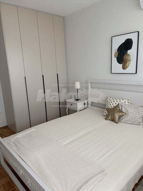 Prostran, sunčan, pogled na reku - move-in-ready — 15