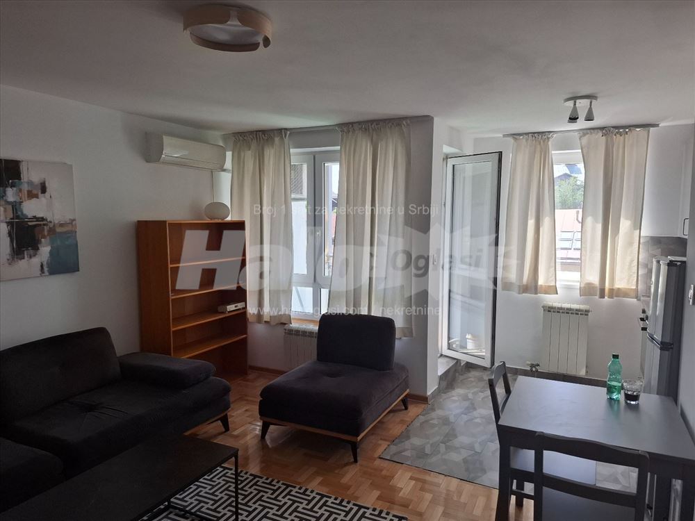 Ratka Mitrovica,IV/V, lift,CG, T, kod Greena — 2