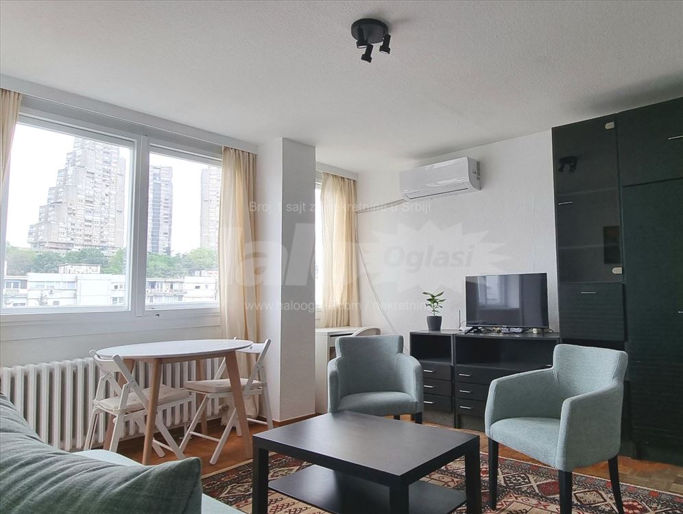 Renoviran 1.0 stan, moderni aparati i kuhinja — 2