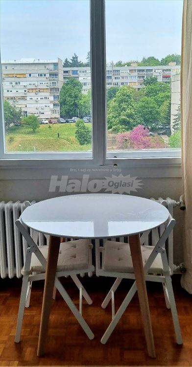 Renoviran 1.0 stan, moderni aparati i kuhinja — 9