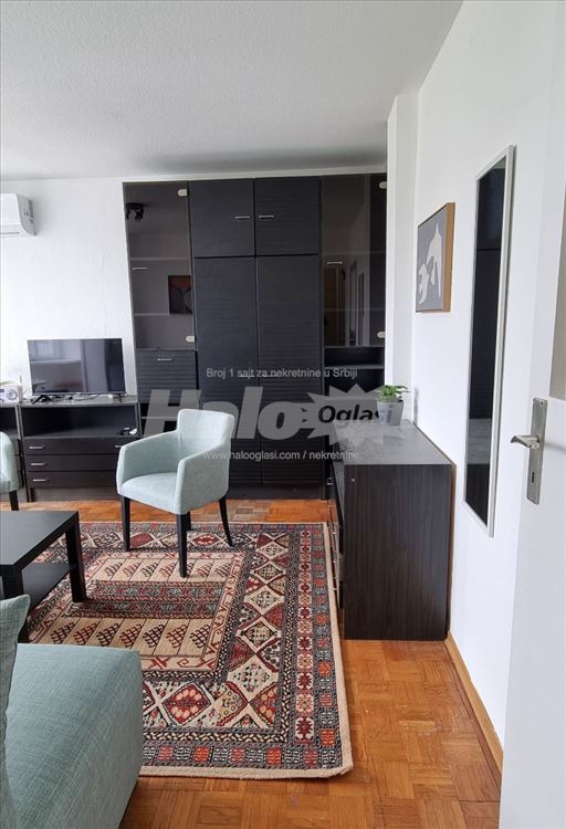 Renoviran 1.0 stan, moderni aparati i kuhinja — 11