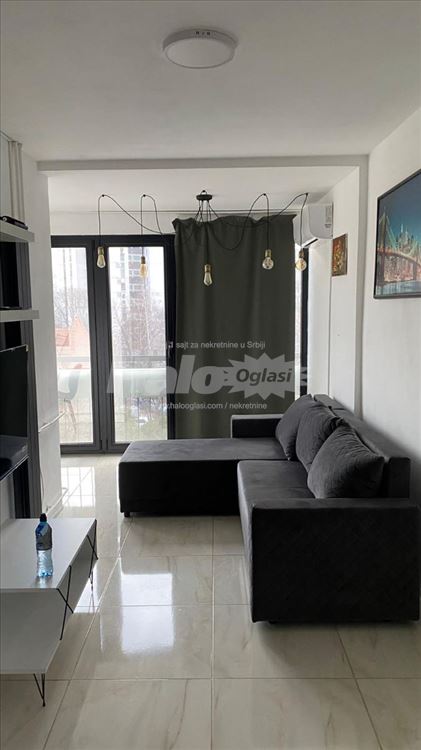 Renoviran 1.5 stan u Zemunu, nov namestaj i tehnik — 14