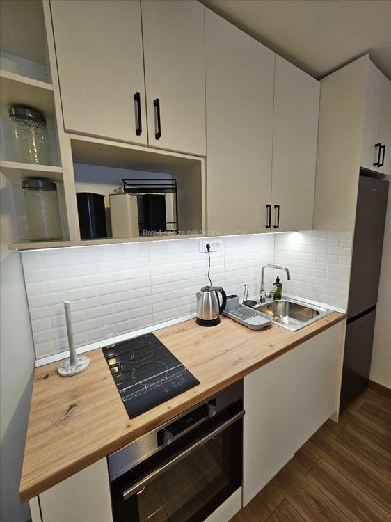 Renoviran dvosoban stan, 45m2 — 8
