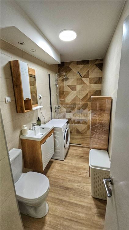 Renoviran dvosoban stan, 45m2 — 15