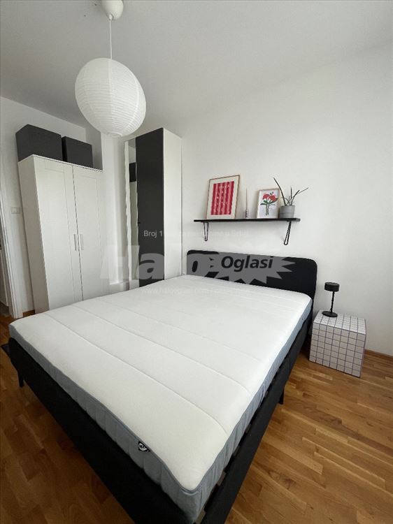 Renoviran dvosoban stan blok 70 — 11