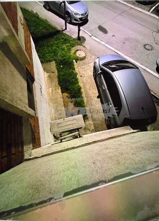 Renoviran i namešten 2,5 stan 77 m² – Medaković 3 — 2