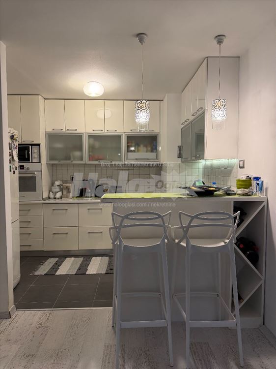 Renoviran i namešten 2,5 stan 77 m² – Medaković 3 — 6
