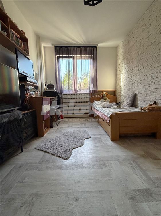 Renoviran i namešten 2,5 stan 77 m² – Medaković 3 — 12