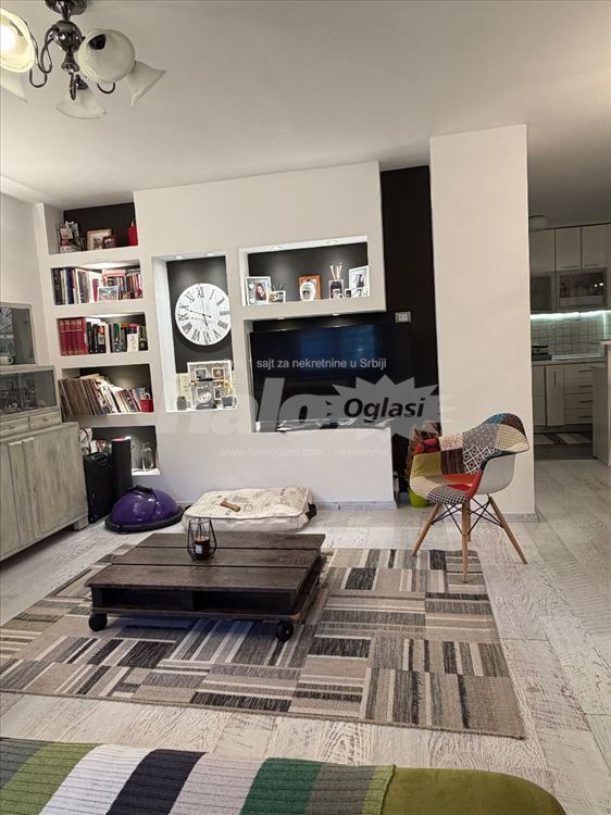 Renoviran i namešten 2,5 stan 77 m² – Medaković 3 — 13