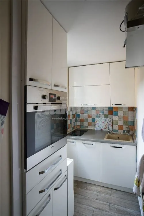 Renoviran i opremljen stan u centru Mladenovca — 7