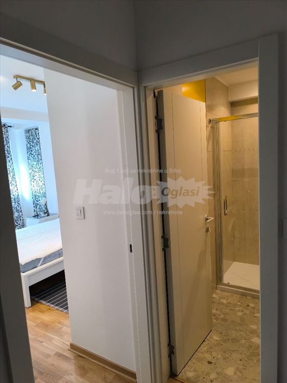 Renoviran jednosoban stan na Novom Beogradu — 10