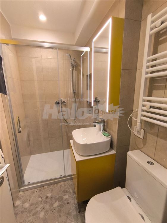 Renoviran jednosoban stan na Novom Beogradu — 13