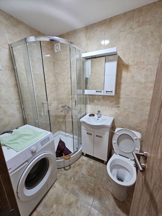 Renoviran jednosobni stan u bloku 63 — 11