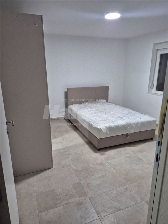 Renoviran, kompletno opremnljen stan u Višnjici — 2