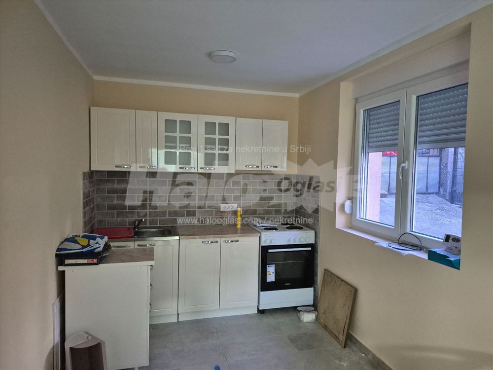 Renoviran, kompletno opremnljen stan u Višnjici — 3