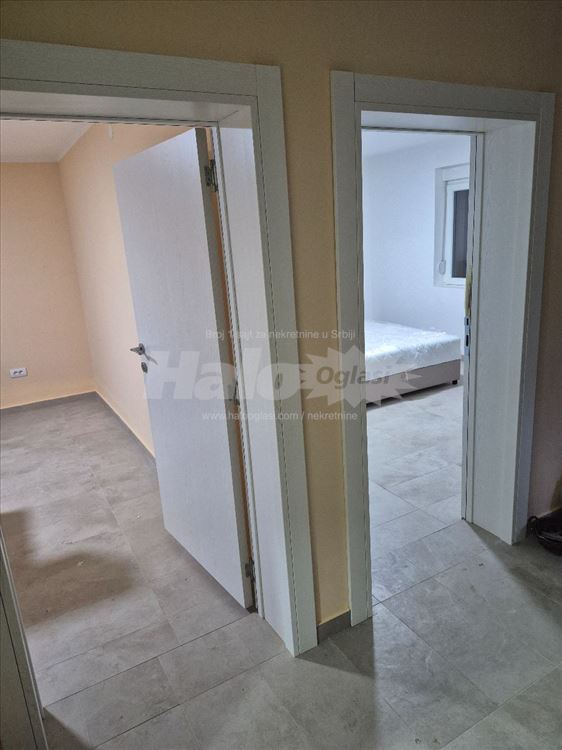 Renoviran, kompletno opremnljen stan u Višnjici — 6