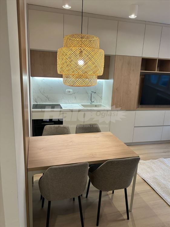 Renoviran lux stan Lazarevićeva — 2