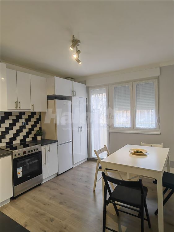 Renoviran, moderno namešten i svetao stan 58m2 — 5