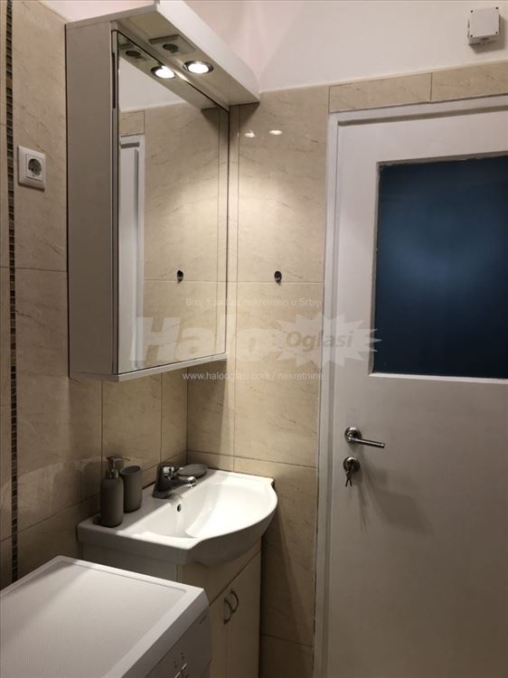 Renoviran, moderno namešten i svetao stan 58m2 — 12