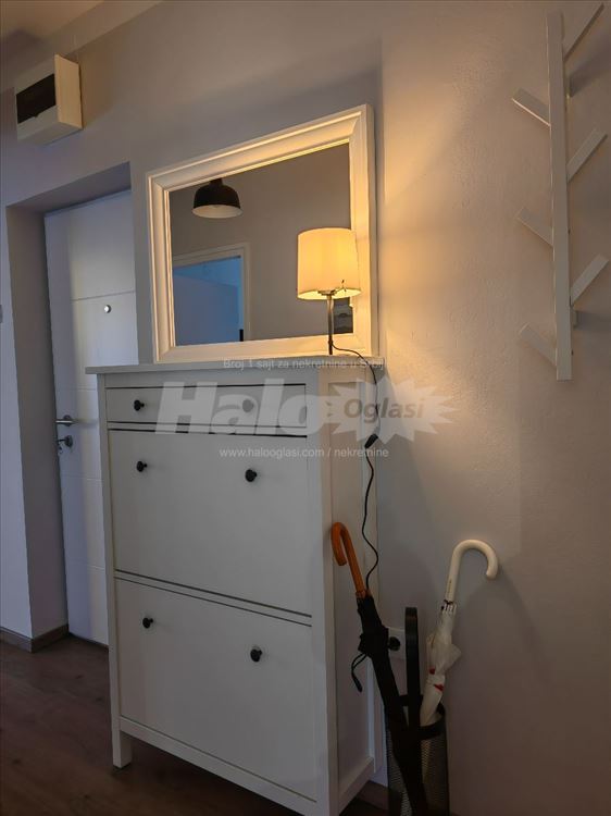 Renoviran, moderno namešten i svetao stan 58m2 — 13