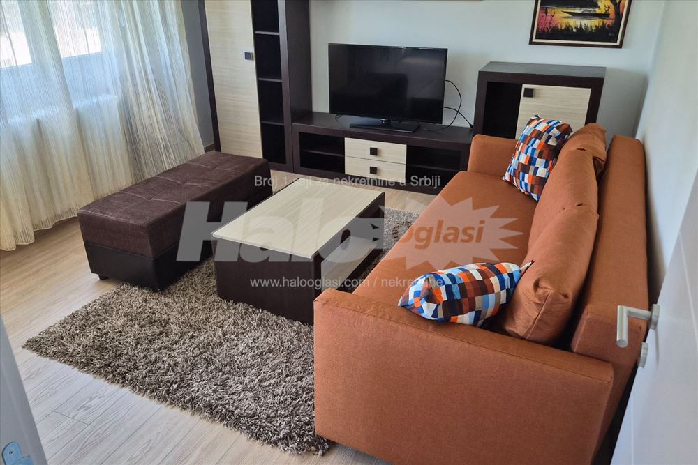 Renoviran/Namešten 46m², Karaburma (Drenovačka) — 2