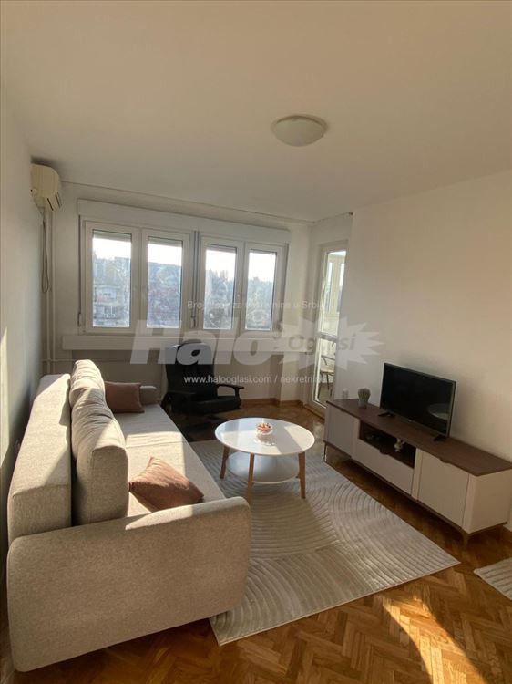 Renoviran namešten jednosoban stan 40m2 Lion — 2