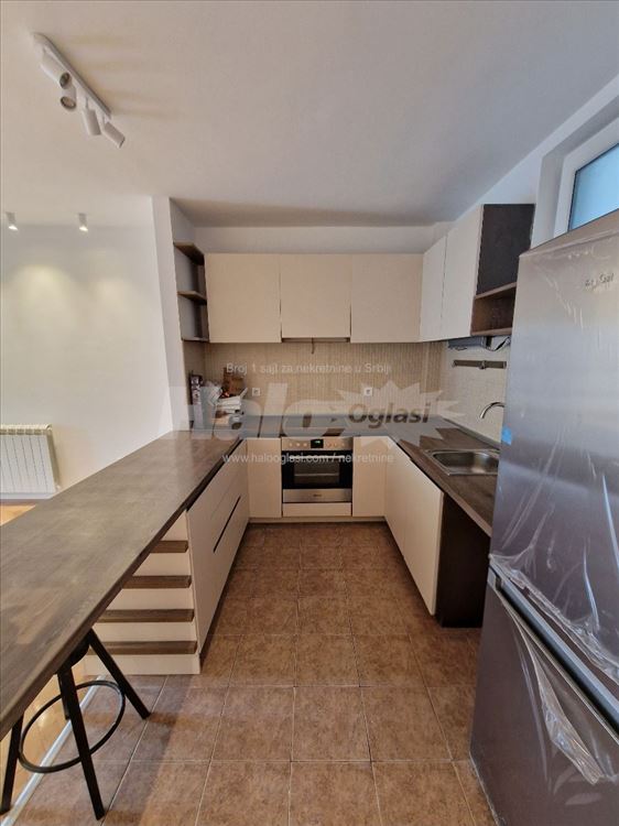 Renoviran porodičan stan | 85 m² | Đeram — 12
