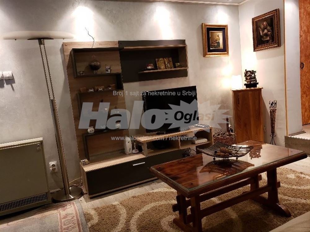 Renoviran, potpuno namešten I opremljen stan — 5