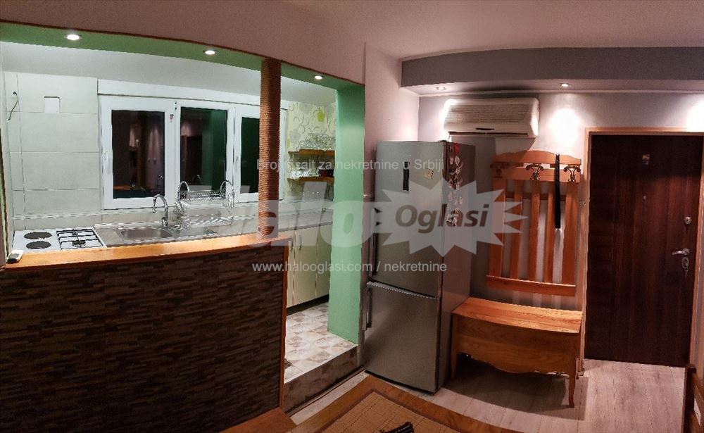 Renoviran, potpuno namešten I opremljen stan — 9