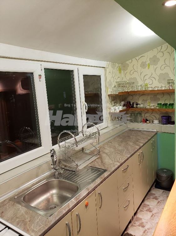 Renoviran, potpuno namešten I opremljen stan — 12