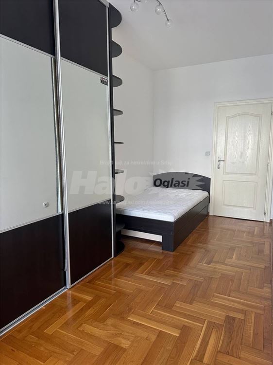 Renoviran prostran i moderan 3.0 stan Lekino brdo — 4