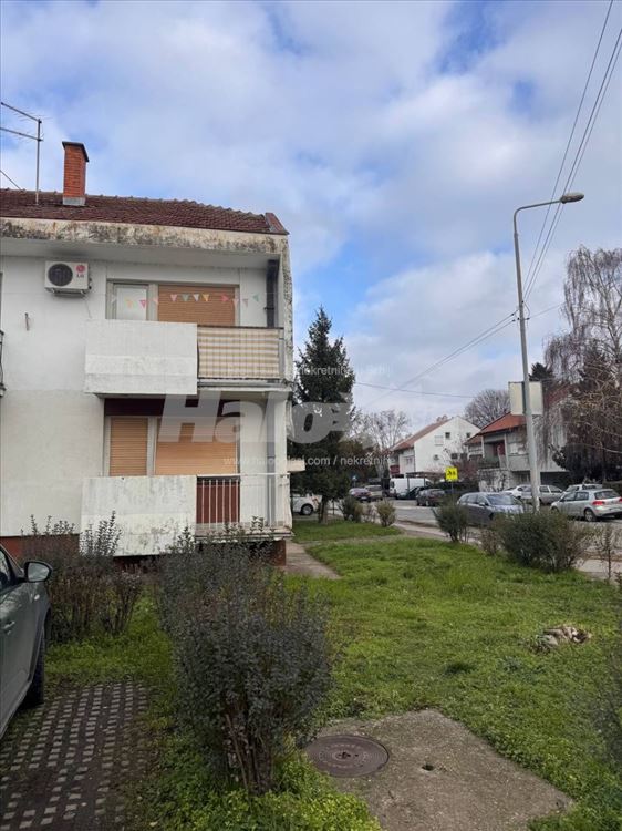 Renoviran stan 39m² u Batajnici – 2 Terase,Parking — 2