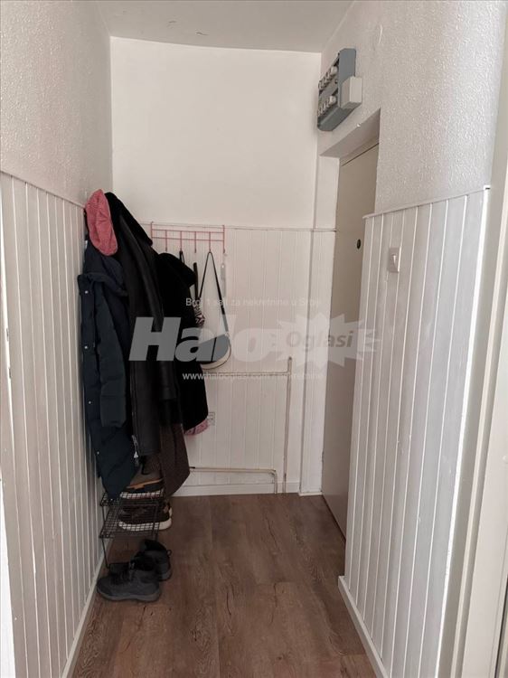 Renoviran stan 39m² u Batajnici – 2 Terase,Parking — 4