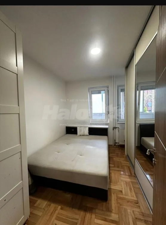 Lux renoviran 2.5 soban stan Borča — 3