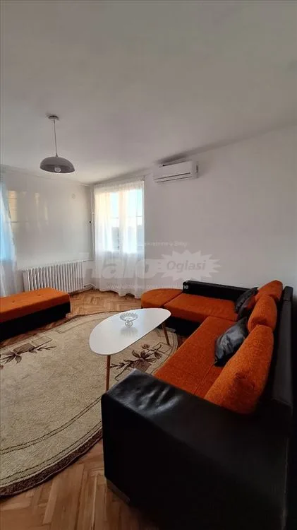 Renoviran stan u centru – 50m², odmah useljiv — 6