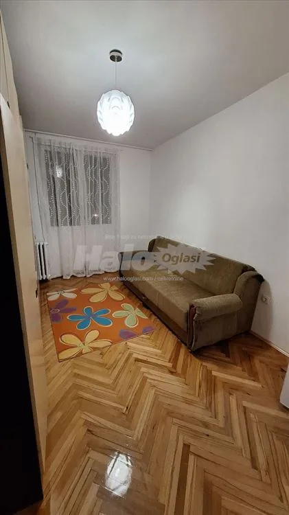 Renoviran stan u centru – 50m², odmah useljiv — 10