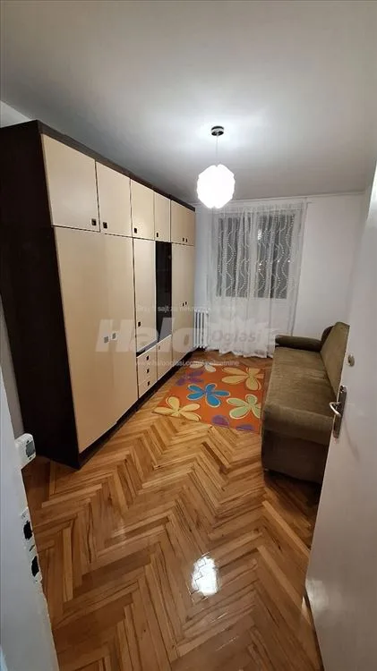Renoviran stan u centru – 50m², odmah useljiv — 12