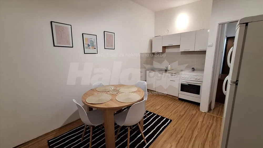 Renoviran stan u centru – 50m², odmah useljiv — 14