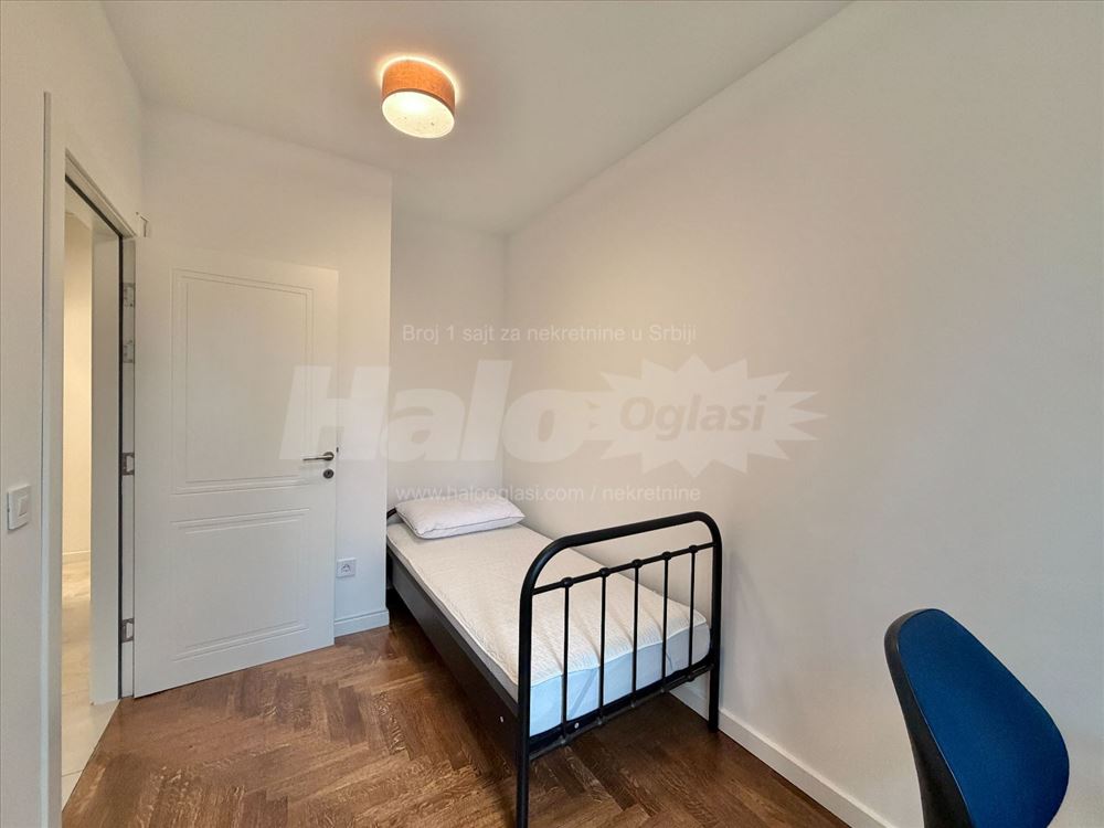 Renoviran stan u urbanom delu Senjaka — 10