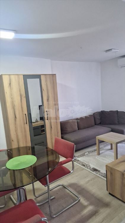 Renoviran trosoban stan sa velikom terasom – Centa — 4