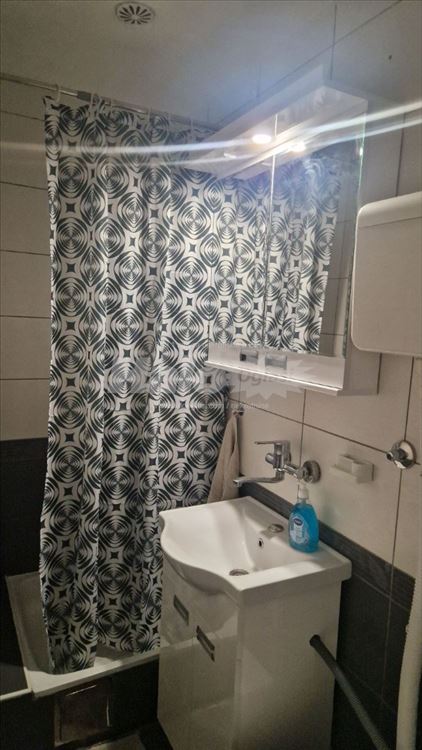 Renoviran trosoban stan sa velikom terasom – Centa — 8