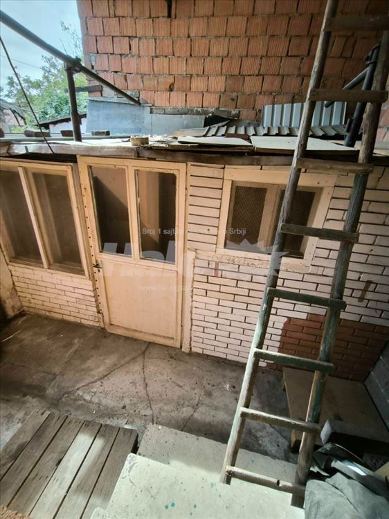 Renovirana kuća sa dvorištem u MML — 10