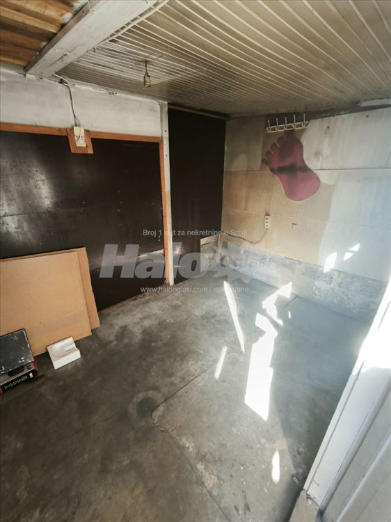Renovirana kuća sa dvorištem u MML — 11