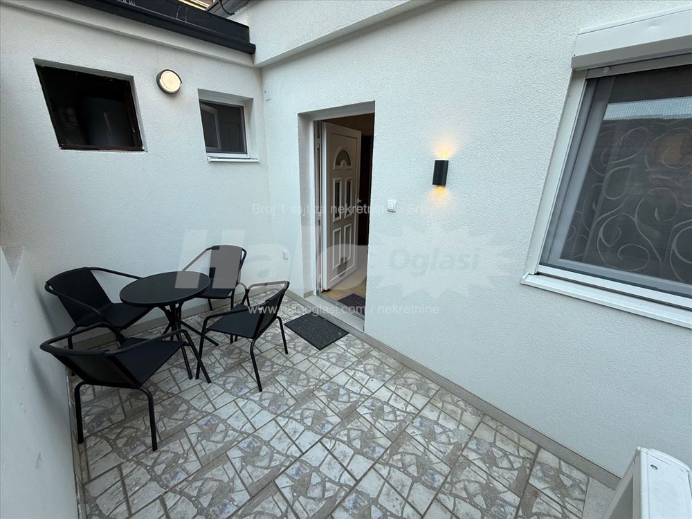 Renovirana kuća sa terasom | Zvezdara, 38 m² — 3