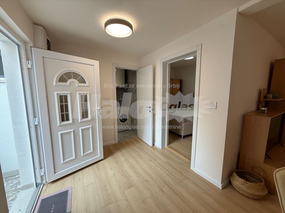 Renovirana kuća sa terasom | Zvezdara, 38 m² — 4