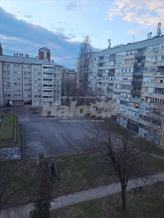 Renovirani stan, garsonje preko puta Doma zdravlja — 2