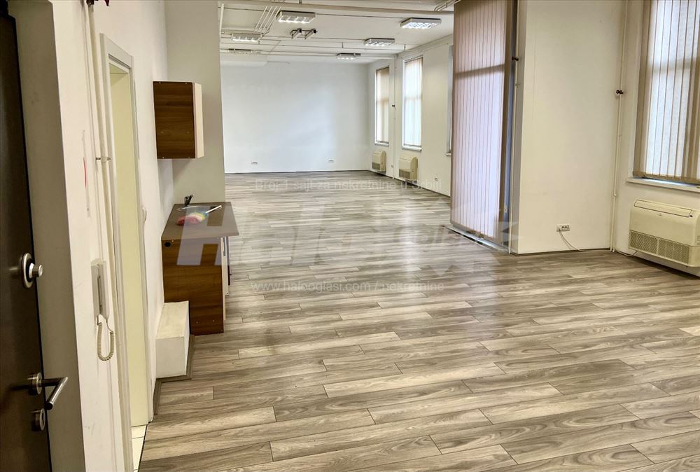 Retko u ponudi–Luksuzan P.Prostor u centru-Vlasnik — 15