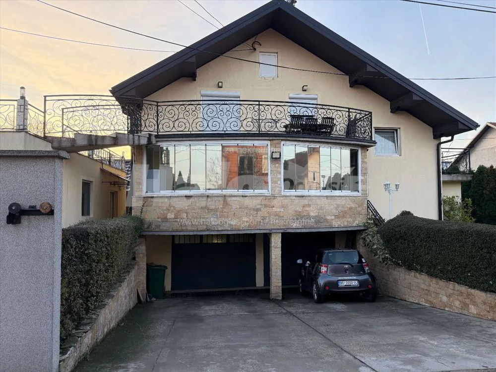 Retko u ponudi,odlična kuća(opis) — 2