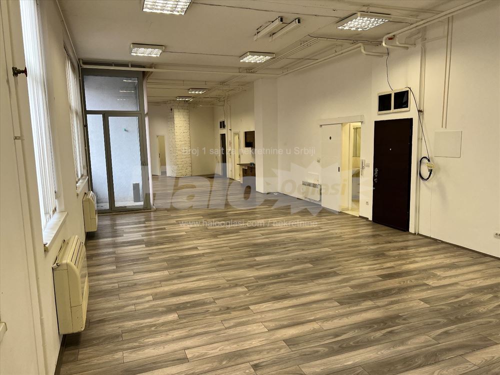Retko u ponudi–Vlasnik-Luksuzan P.Prostor u centru — 14
