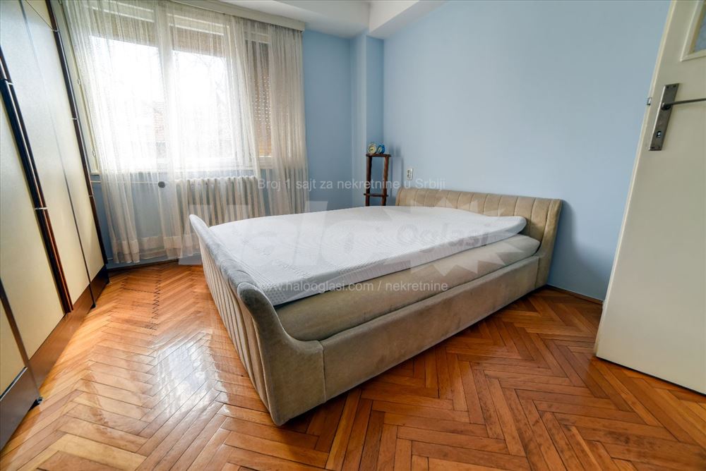 Rezervisano - Banovo brdo, Kirovljeva — 7